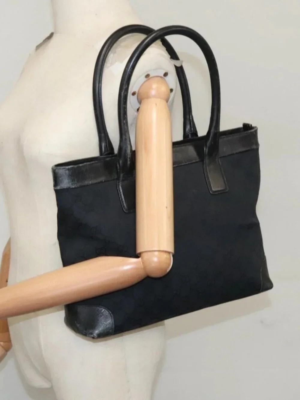 GUCCI GG Canvas Hand Bag Black 33890 Auth ep7056